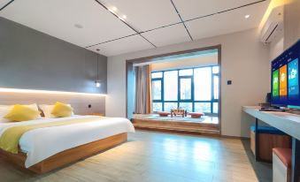 Pig Pig • Shiguang Inn