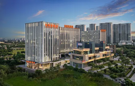 Bolinghui Hotel (Chengdu Panda Base West Gate Subway Station Store) Отели рядом с достопримечательностью «Xindu Nibatuo Peninsula»