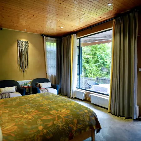 Pingwu Huajian Banshan Homestay