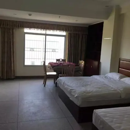 Xinhuang Business Hotel