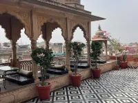 Gypsy Monkey Hotels near سيندي كامب