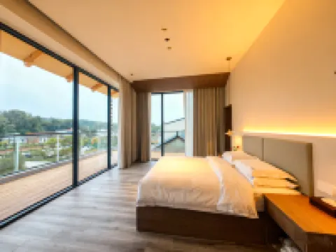 Luming Mountain Lodge