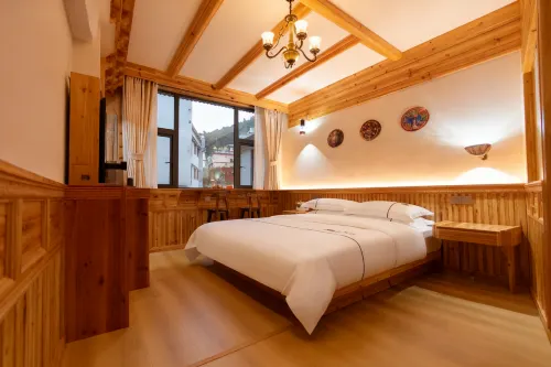 Zang Jinyue Lodge (Kangding Love Song Square Liuliu City Branch)