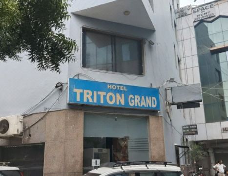 HOTEL TRITON GRAND