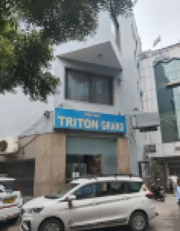 HOTEL TRITON GRAND