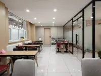 티엔티엔 홀리데이 서비스 아파트 (중앙다제 소피아 성당)