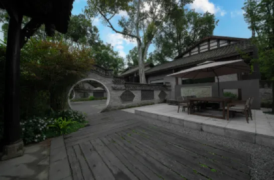 Linyin Xiaodu Homestay Hotels near Qijiang River