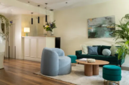 Midnight Hotel Paris