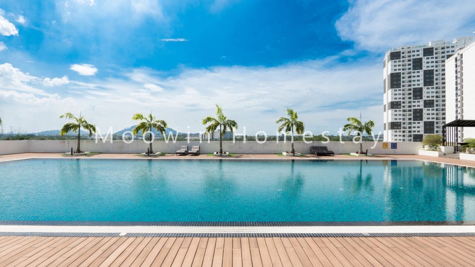 Royal Comfort Suite Meritus (near swimming pool)