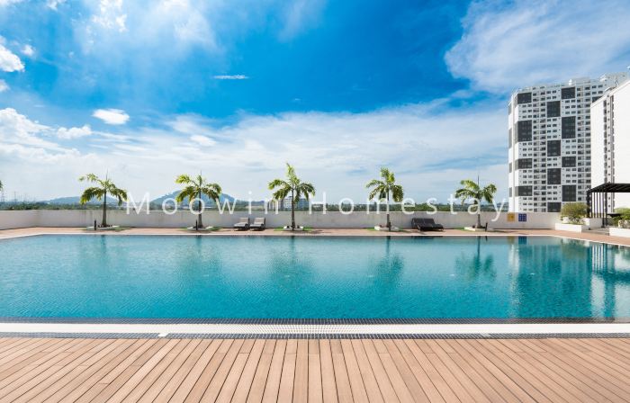 Royal Comfort Suite Meritus (near swimming pool)