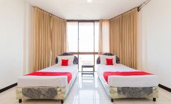 RedDoorz @ Sparkling Hotel near Stasiun Gubeng Surabaya