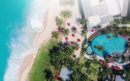 Ramada Resort by Wyndham Khao Lak Отели рядом с достопримечательностью «Као-Лак»