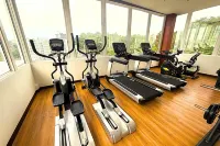Howard Johnson by Wyndham Kota Kinabalu City Centre - Phòng tập thể hình