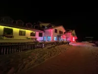 Xuexiang Lixuelijian Folk Inn Hotels in China's Snow Town