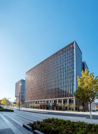 XIONGAN CONVENTION AND  EXHIBITION CENTER HOTEL Отели в г. Жунчэне