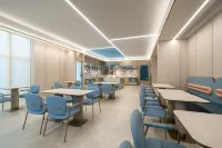 HanTing Hotel (Foshan Lecong Louvre International Furniture Exhibition Center)