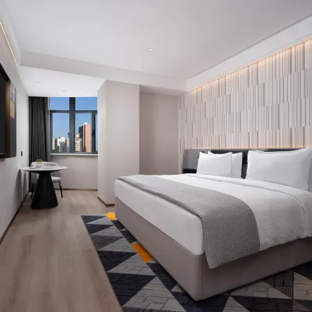 Wanda Plaza Hotel, Kuerle People's Square