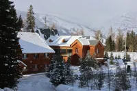 Wohu · Guanxue Mountain · Kanas Lake Panoramic Homestay (Kanas Lake Branch) - Bergblick