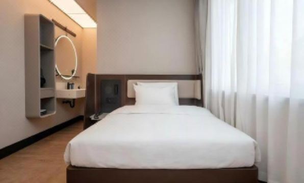 HanTing Hotel (Beijing Sanyuanqiao Yansha Embassy Area)