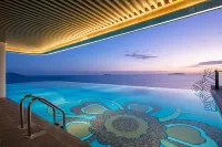 voco Sanya Bay by IHG - Rooftop Pools