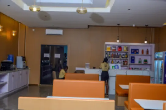 Flower International Hotel