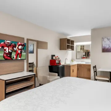 Red Roof PLUS+ Chicago - Hoffman Estates