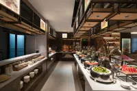 Junyang Hotel (Aksu Railway Station Old Street Night Market)