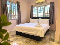 Seremban Spacious Family Stay-BBQ-Billiard-Karaoke- 4R3B (11-18 pax) - Mountain view