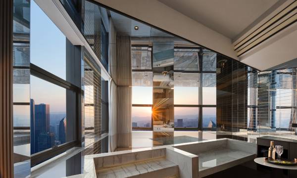 Yolo Cloud Private Hot Spring Design Hotel