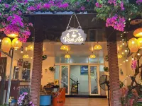 Q SONG CHI CON DAO HOTEL โรงแรมใกล้Hang Duong Cemetery