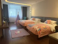 Ningbo Oriental New Century Grand Hotel (Yongzhou Ave Subway Stn, Ningbo Lishe Airport Branch) - Nouto- ja jättöpalvelut