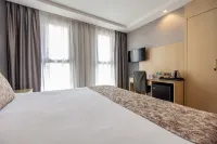 Heya Hotel - parking
