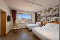 Floral Hotel· Read Mountains & Sea (Gumoling Health Theme Park Branch)