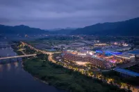 Tonglu Senbo Nature Park & Resort Hotel