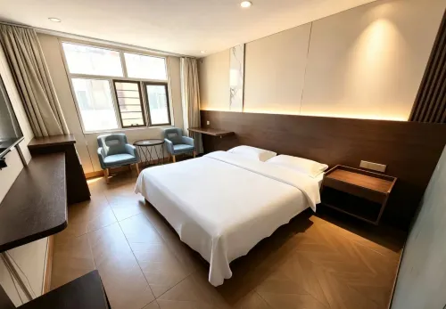 Ease Hotel (Xining Railway Station Xinqian International Plaza) - parcheggio