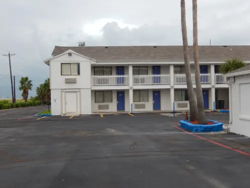 Motel 6 Portland, TX - 2-Star