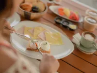 Kudo Hotel & Beach Club - Adults Only Hotels near طريق بانغلا