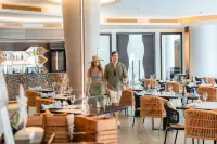 Amora Beach Resort Phuket - Desayuno
