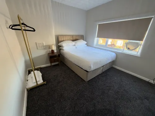4BR Home. Step-Free Access. Ground-Floor BR-Shower - 2-Star