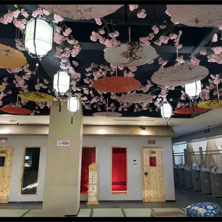 WE E-sports Hotel (Xinyang Railway Station)