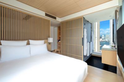 Superior Harbourside Room