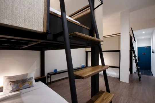 ห้องสแตนดาร์ด 4 ที่นอน