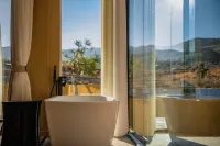 October Wild Luxury Villa Hotel
