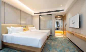 Rezen Longuu Hotel (Dingsheng Plaza, Zhanjiang Shenchuan Avenue)