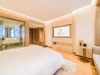Lanhai Junhua Hotel (Qingdao Dongjiakou Branch) Отели рядом с достопримечательностью «Донг Цзяо устье»