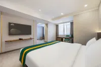 Aifeel Hotel (Tonghua Municipal Government Yuhuangshan Park)