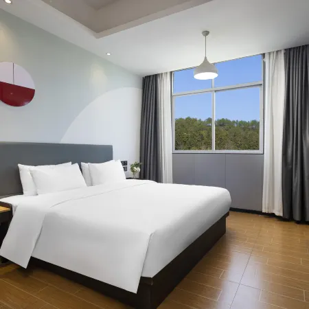 Pai Hotel (Rucheng North Station Luyang Market Branch)