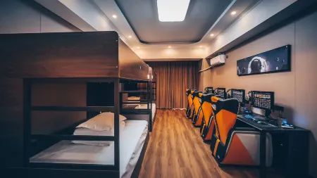 Xingyuan Homestay Отели рядом со станцией Xiping Railway Station