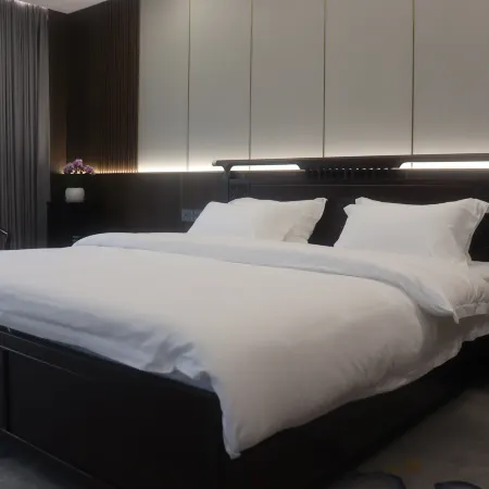 Guilin Lindu Qiju Vacation Apartment