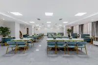 โรงแรมสไตล์บูทีคอี้เหอชุน (สถานีรถไฟความเร็วสูงอี้เหอใต้ โซนพัฒนาเทคโนโลยีขั้นสูง)